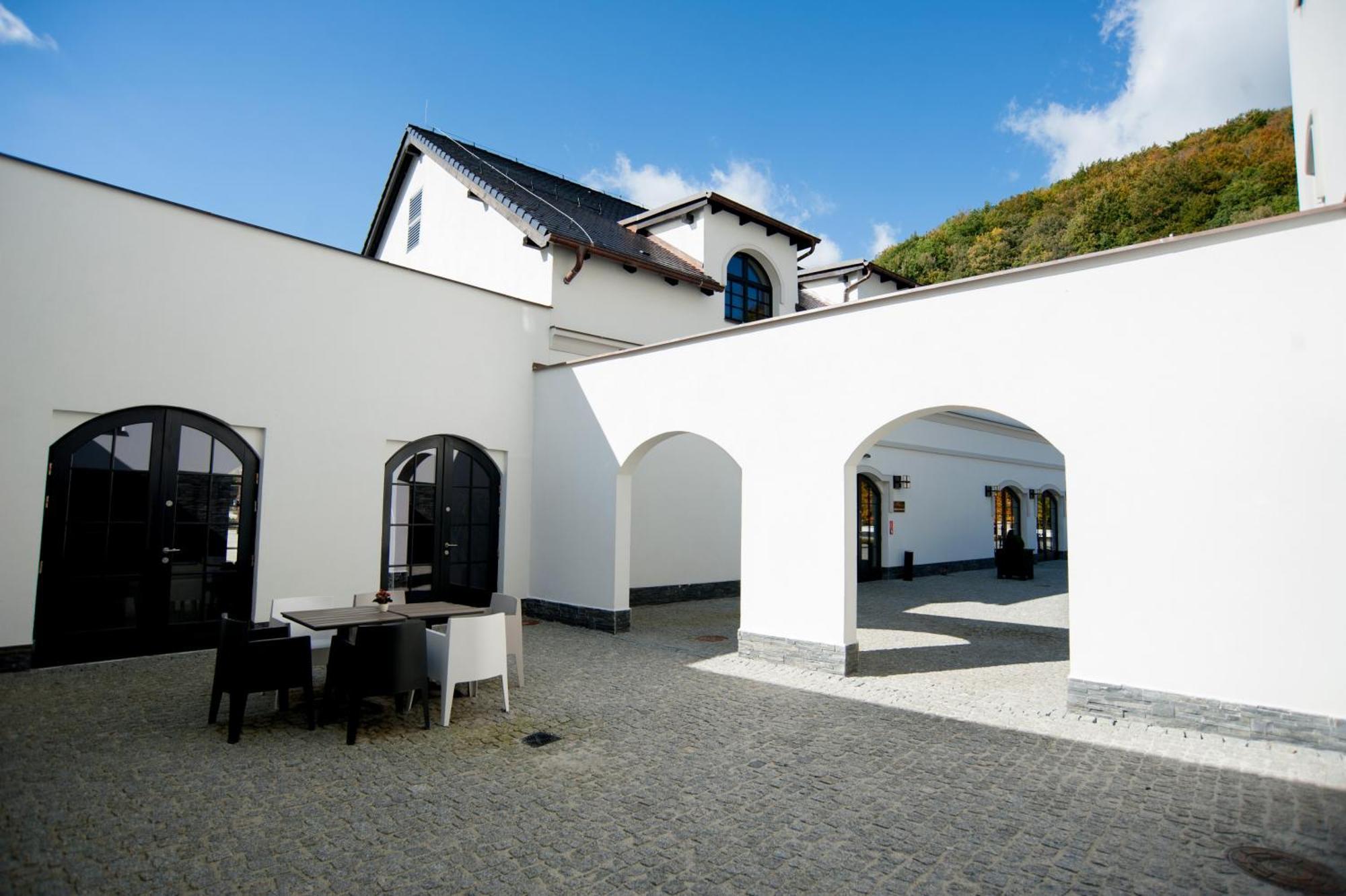 Hotel Palac Jugowice Walbrzych Exterior photo